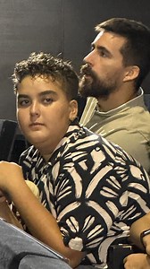 🎬✨ Orgullo máximo ✨🎬 Mi hijo ha recogido un premio por la dirección de su corto “Desconexión”🏆👏. Un pasito más hacia ese gran sueño que persigue con tanta pasión y trabajo 🚀💡 Nosotros estaremos siempre apoyándole en cada etapa del camino, porque este solo es el comienzo ❤️🍿. #OrgulloDeMadre #SueñosQueSeCumplen #Talento | Noelia Muñoz Otero