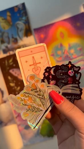 ¿Sabías que podés hacer estos stickers con impresora Ink-jet? ✨️ Conseguí Holofan y todos nuestros papeles en nuestra tienda! https://eshop.art-jet.com.ar #papeleria #holofan #stickers #regalo #regaloscreativos #regalospersonalizados #holographic