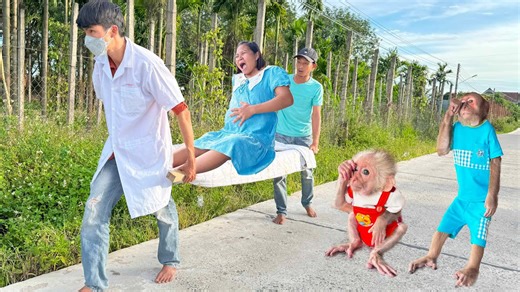 Baby Monkey Cutis Looks Worried