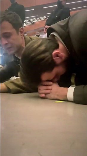 Cast Legends of Tomorrow behind the scene of Season 7 final