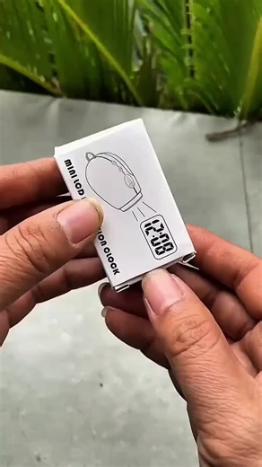 Mini Pocket Time Projector for Easy Time-Checking