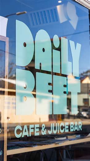 Quick! If the person you mention in the comments doesn’t reply in 3 minutes, they owe you lunch from The Daily Beet! 👀😏 • We are so excited for this new addition to West Ave! Daily Beet is officially open and serving up some of the freshest juices, smoothies, and salads out there! 🥑🍏🍓🥬 • Their menu is packed with nutrient-dense and flavorful foods, and the majority of their options are vegan-friendly! 🍽️ With locally sourced ingredients, you can be confident that their food is not only de