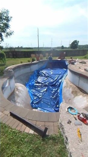 Liner install in the pattern Oxford HDE. #poolliner #pool #poolmakeover #niagarapoolliners