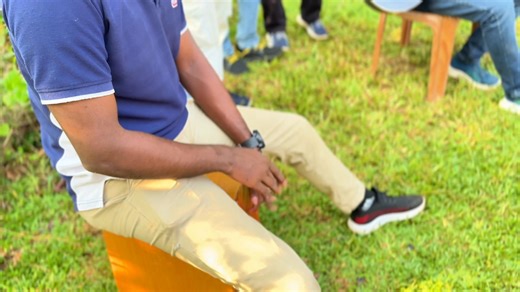 🐝 A Buzzing Success! Solitary Bee Conservation and Community Empowerment Initiative 🏡 Implemented on November 14, 2025, in Ehetuwewa, Kurunegala, this project uniquely integrated environmental protection with sustainable economic development. The initiative’s primary objective was the conservation of solitary bees, an endangered yet critically important group of natural pollinators. Recognizing the link between conservation and community welfare, we strategically integrated income-generating b