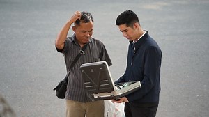 သူစိမ်းများအား Condom လိုက်ပေးသောအခါ Number One Myanmar | Nyein Chan Htet Aung