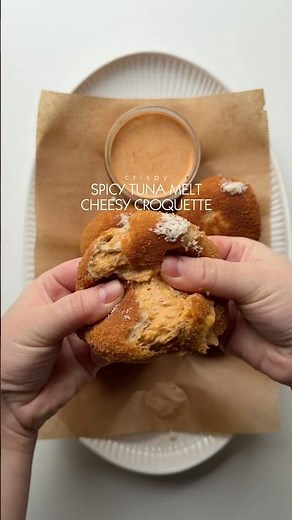 Spicy tuna melt croquette. Full recipe: delicate-kitchen.com #tunamelt #croquette