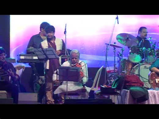 "Ja Re, Ja Re Ure Ja Re Pakhi" played by the living Legend Rajendra Singh Sodha and Raj Sodha at Chandannaagar.VC--- Morton Dairy. | Amitava Ganguly