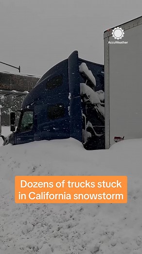 Dozens of trucks were stuck along I-80 near Truckee, California, this weekend as a massive snowstorm dropped several feet of snow in the region. ⁣ #blizzard #california #weather #donnerpass #snow #news #truckee #i80 #truckdriver #fyp
