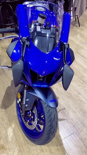 Exploring the Yamaha R7: Detailed Motorcycle Review