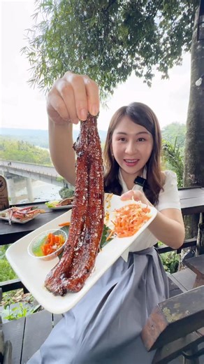 Sibungbung|Jkt Food Aficionado on Instagram: "Mendadak India 🤣 ….. 📍 Unagi Kreo 📌 Jl. Raya Banjararum , Yogyakarta 👅 9.3/10 ✅halal #sibungbung #mukbang #kulinerviral #reelsindonesia #reviewmakanan"