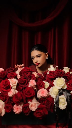 fleuri on Instagram: "A box full of feelings. 🌹✨ Order now. #FlowerBoxes #RomanticGift #ValentinesDay #OrderNow #lovegifts #lebanon #flowers #bouquet #love #beirut"