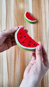 Fuzzy wire watermelon tutorial #fuzzywire #fuzzywirefruits #pipecleaners #fuzzywirecrafts #pipecleanerart | Shanley Diy