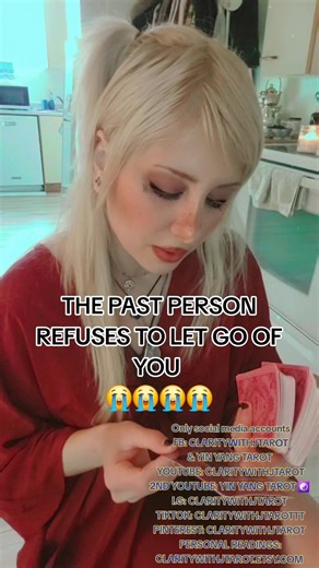 THIS PAST PERSON REFUSES TO LET GO OF YOU #tarot #twinflame #shorts