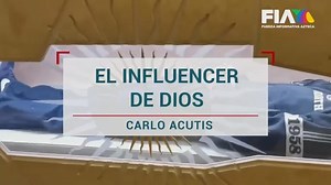 ¿Qué falta para declarar Santo al Patrono del Internet? 🙏 Con pantalón de mezclilla, chamarra deportiva y tenis de moda, así descansa el santo Carlo Acutis En una tumba abierta, así veneran miles de fieles al santo más joven, de tan sólo 15 años de edad, Lamentablemente, el trabajo del joven programador terminó muy pronto. Falleció en 2006 víctima de una leucemia fulminante. Un niño que tenía un problema de páncreas recibió la curación al tocar y orarle a Carlo Acutis. Además, su cuerpo no sufr