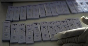 Omicron variant Q A: What are the symptoms and can rapid tests detect it?