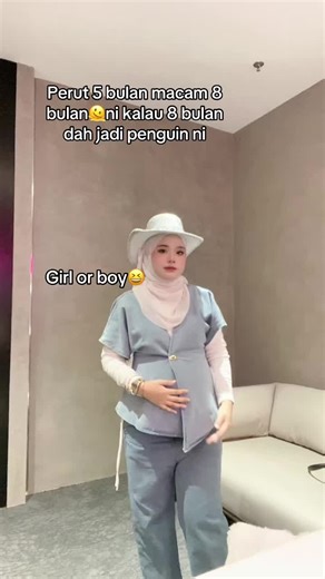 Comparing Pregnancy Belly Sizes: 5 Months vs 8 Months