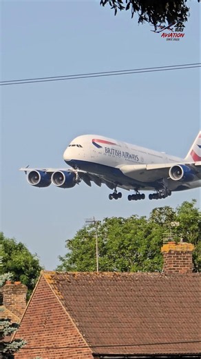 GIANT Entered like it's Nothing!!😳 British Airbus A380 🇬🇧✈️👑. #britishairways #airbusa380 #shorts
