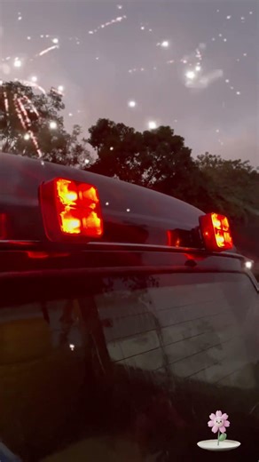 Plug-and-play wireless trailer light kit with 4-pin standard connector