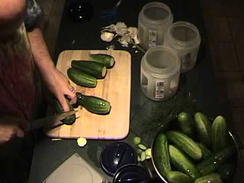 How to Make Fermented Dill Pickles
