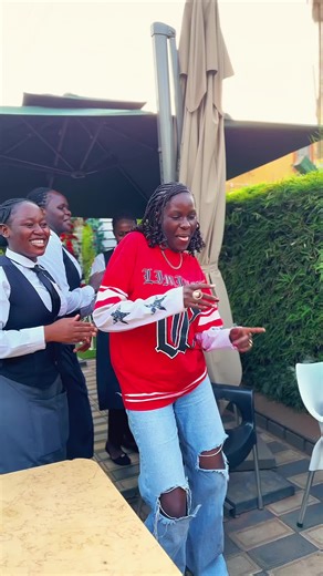 #yumscafeugandaofficial @ITS🫅SMILEY🎀OFCOS💯 @ENKE CREATIVE SHOTS #yumscafeugandaofficial #yumscafeuganda❤ #enkecreativeshots #yumscafeugandaofficial