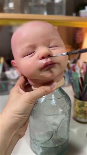 New born baby r fake in movies