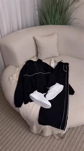 The shadow fashion on Instagram‎: "#للتواصل_والاستفسار_عن_طريق_رسائل_الصفحة ❤️"‎