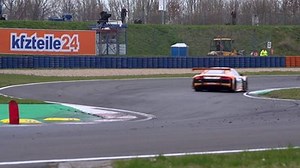 In 60 Tagen startet das ADAC #GTMasters in der Motorsport Arena Oschersleben in die neue Saison. Alle Rennen der "Liga der Supersportwagen" gibt es wie gewohnt live auf SPORT1 und im Stream auf ADAC GT Masters. | ADAC GT Masters