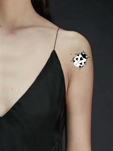 Aurora Zapata | Cute little floral piece today 🐞 Featuring a speed drawing of the process! ￼I will be discounting any of my original pieces, message me... | Instagram