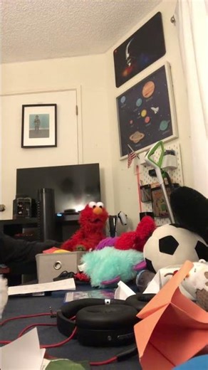 Elmo Doing some tricks!￼