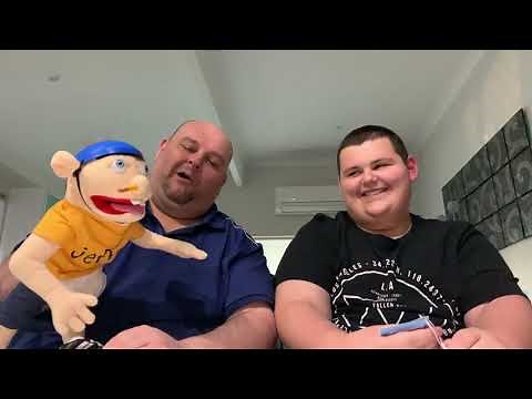 Unboxing the Replica Jeffy Puppet from SML Merch