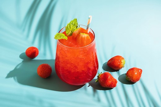 6 Healthiest Drinks Besides Water To Hydrate During the Heat Wave