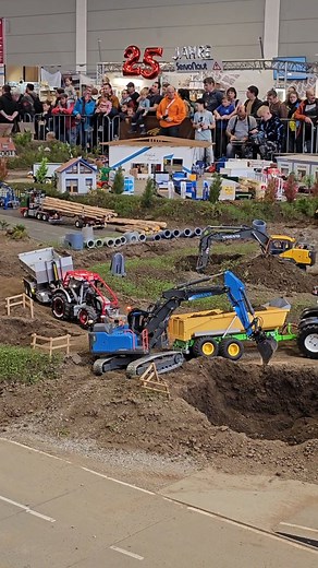 Modellbau Messe Friedrichshafen 🎉🎮 #messefriedrichshafen #rctractor #rctruck #rcexcavator #constructionsite #rcconstructionsite #liebherr #volvo #rc #hobby #rchobby #rchobbies #event #rcevent #messe | RC-World-Studio