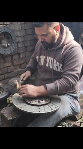 REBUILDING A FRIED TRUCK CLUTCH: PROFESSIONAL RELINING & RIVETING PROCESS 🚛🛠️ MAXIMUM GRIP. MAXIMUM TORQUE. 🔥 In this video, we’re taking a deep dive into the restoration of a heavy-duty truck clutch plate. This unit was completely fried, but instead of scrapping it, we’re bringing it back to factory specs! Watch the full Step-by-Step process of stripping down the old, worn-out leather linings and precision-riveting brand new, high-friction material for ultimate durability. This is how the pr