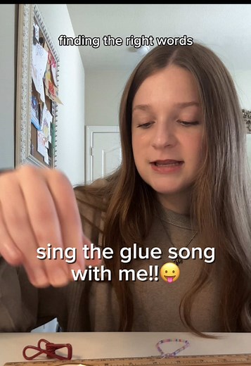 glue song- beabadoobee #singing #coversong #karaoke #jewelrymaking #beabadoobee @Beabadoobee @aerie @WHOOP
