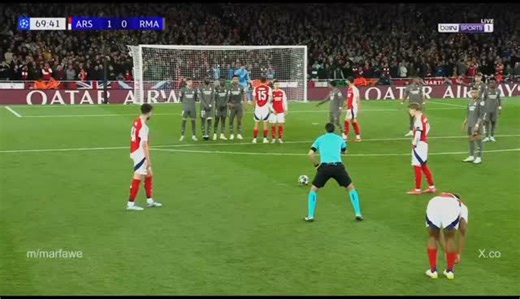 futbol follow on Instagram: "✨ Obuna Bo’ling ✨ this educational Reel highlights an innovative green energy project in Japan. The video features footage of busy urban sidewalks in cities like Tokyo and Kyoto, with overlaid animations showing embedded piezoelectric materials in the pavement. As pedestrians walk, run, or jump, the surface slightly deforms, converting kinetic energy from footsteps into electricity via pressure on special crystals. Generated power lights nearby street lamps, powers p