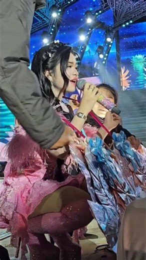 Stunning! Overflowing with garlands around her neck. #UngIngPhetBanPang