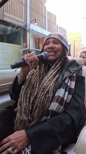 Monie Love Performs the Iconic “Monie in the Middle” #live #music #performance
