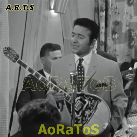 ΣΙΝΑΪΔΗΣ ΘΕΟΔΩΡΟΣ - ΟΛΗ ΜΕΡΑ Σ' ΕΧΑΝΑ (by AoRaToS) #aoratos #laika #music #greekcinema #palialaika