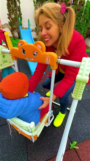 🤣 Mami Bodyguard 😵‍💫 Overprotective Mom Mode 😎 #shorts by #melimi