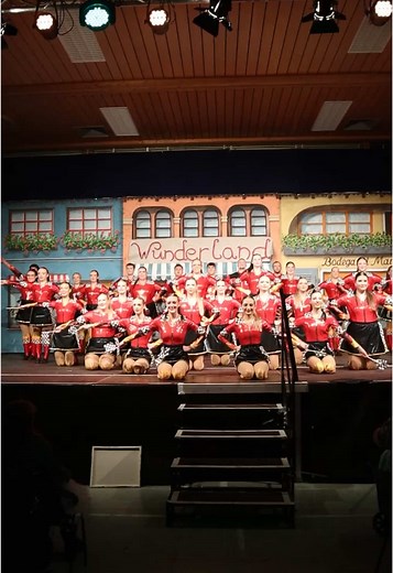 Exciting Dance Stunt Showcase at Karneval