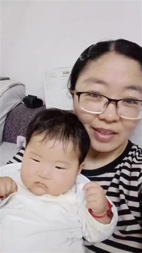 抱着安睡的小娃娃一转眼就悄悄长大了平安喜乐安宁顺遂#越养越上头的人类幼崽超可爱