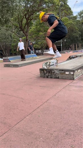 Chima Ferguson on Instagram: "@vansskate @realskateboards @sundayhardware @mentalofficial 🎥 @churmanoftheboard"