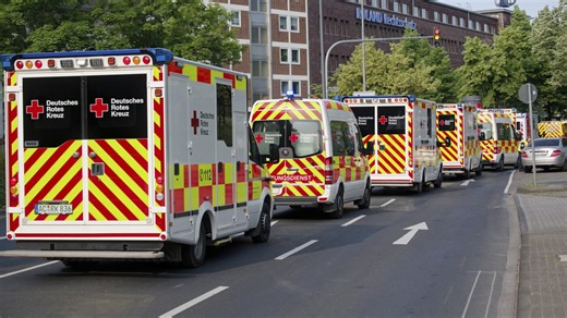 3 World War II bombs are defused in a German city's biggest postwar evacuation