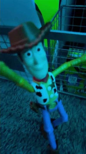 Buzzz look there’s an alien! #toystory #funny