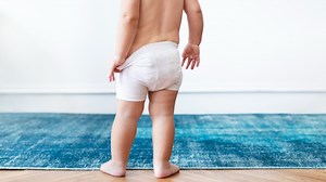 ¿Por qué mi hija o hijo se hace pipí si ya avisaba? Esto podría estarle pasando