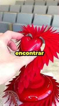 Abro la puerta y me encuentro con un policía sosteniendo un cartel de persona desaparecida con la..