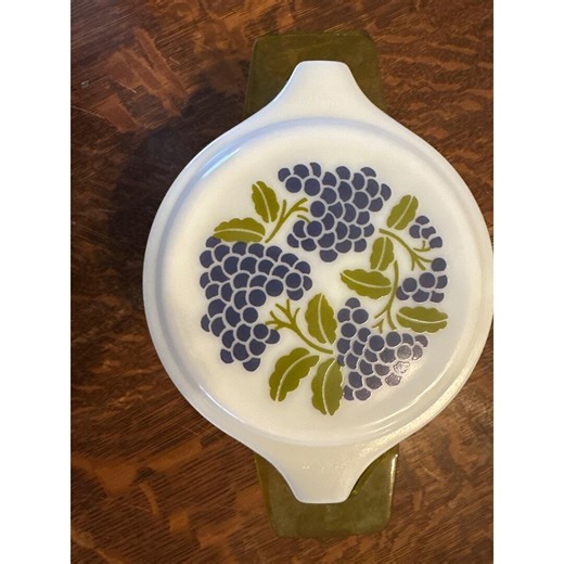 Vintage Pyrex Vintage Grapes 1.5 Qt Casserole Dish 043 With Lid and Cradle MCM - Etsy