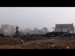 Impressionnante démolition de bâtiments sur le site de la famille Lambiotte à Prémery