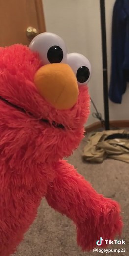 Elmo Explains Big Words and Rocco to Nana