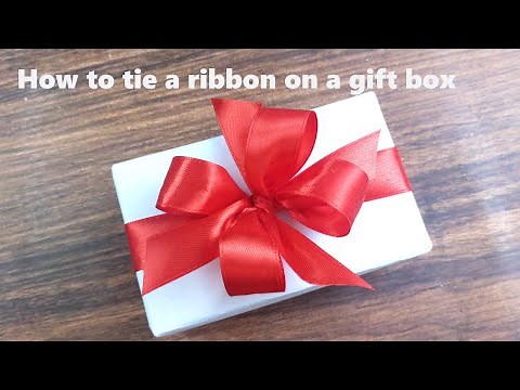 How to tie a ribbon on a gift box